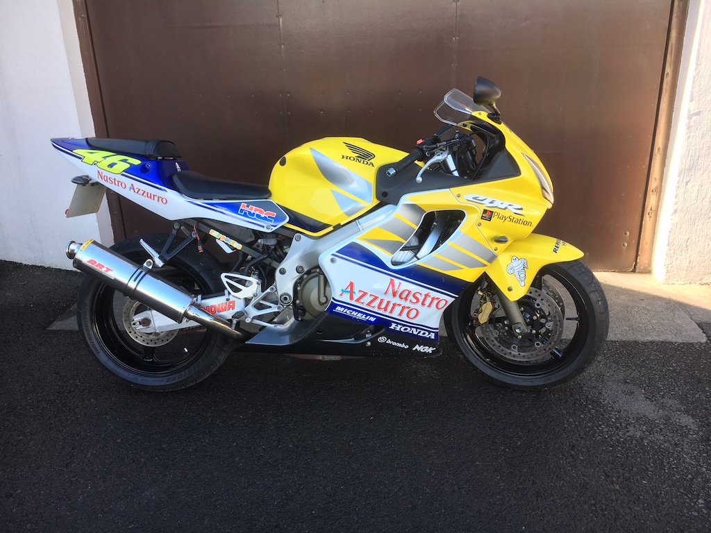 honda cbr 600 valentino rossi replica